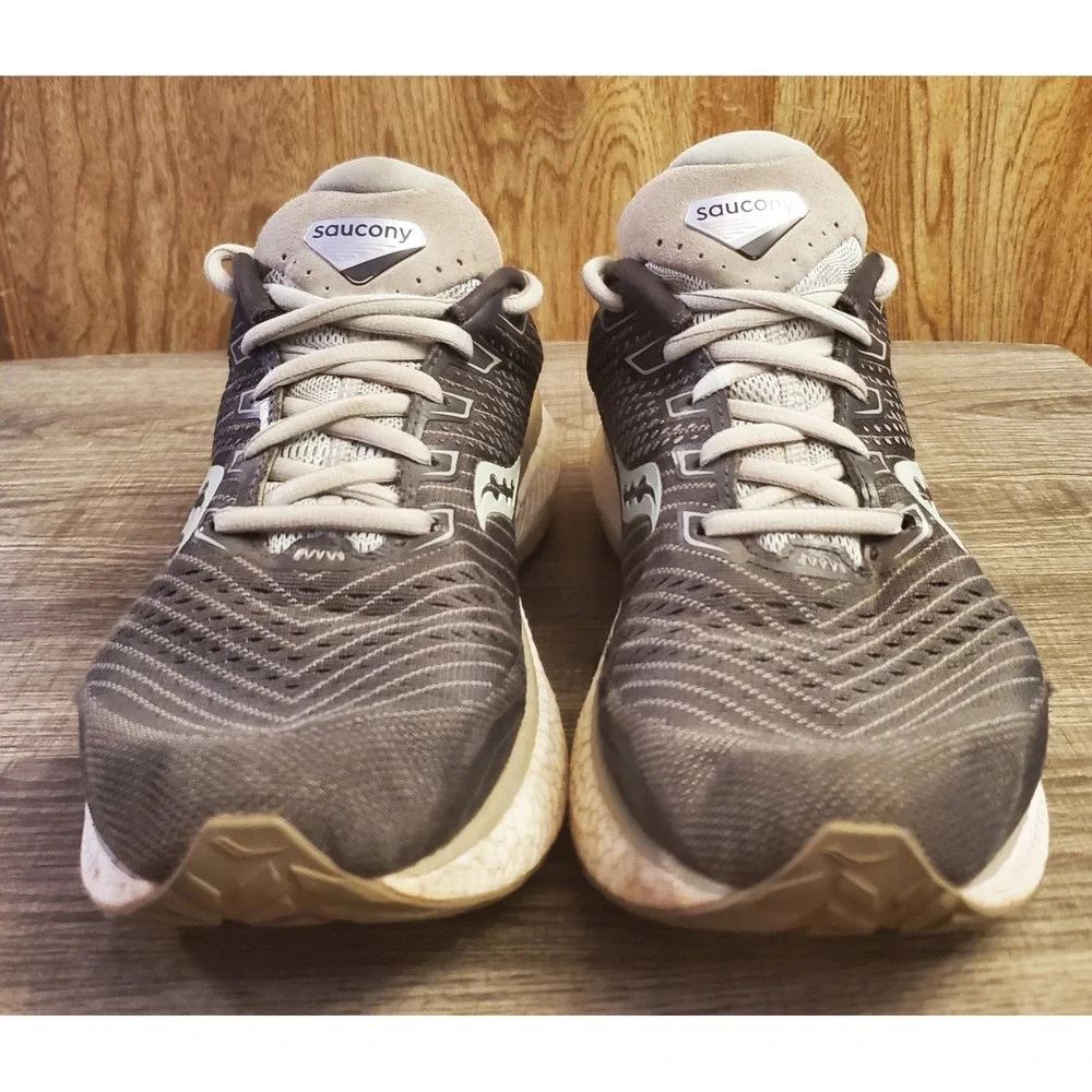 Saucony Triumph‎ 18 Running Sneakers Womens Size 9.5 Wide Charcoal
